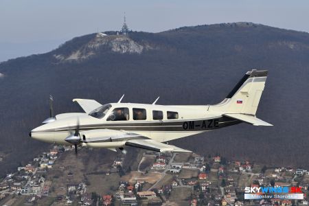 Beech 58P OM-AZE