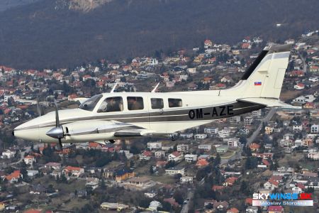 Beech 58P OM-AZE