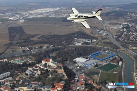 Beech 58P OM-AZE