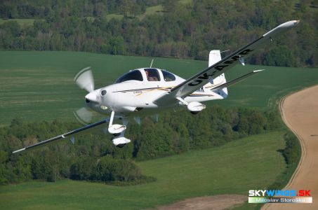 Cirrus SR 22G2 OK-AMR